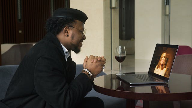 Online Dating vs. Traditional Dating - Pros and Cons