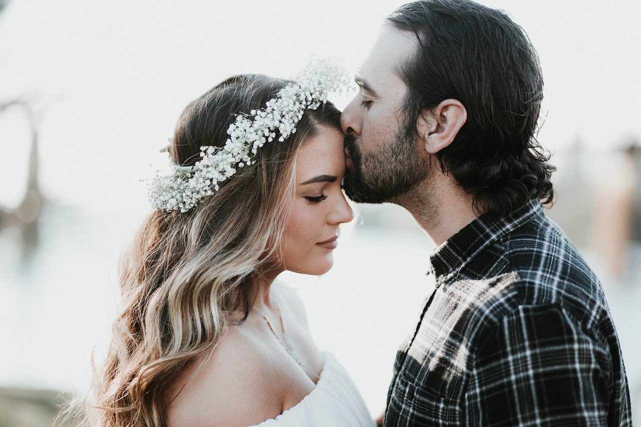 8 Dating Green Flags That Show You’re With the Right Person